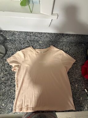 Levi's Women's Short Sleeve Crew Tee in Pale Peach